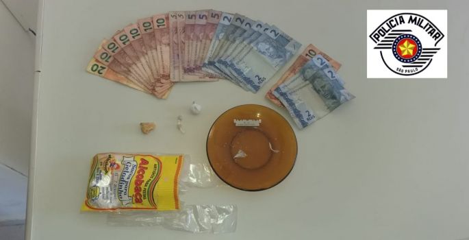 Dupla é presa pela PM por tráfico em Avaré