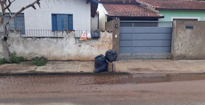 Leitores se manifestam sobre coleta de lixo na cidade