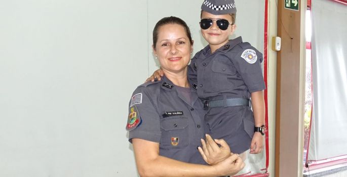 Polícia Militar realiza sonho de garotinha itaporanguense