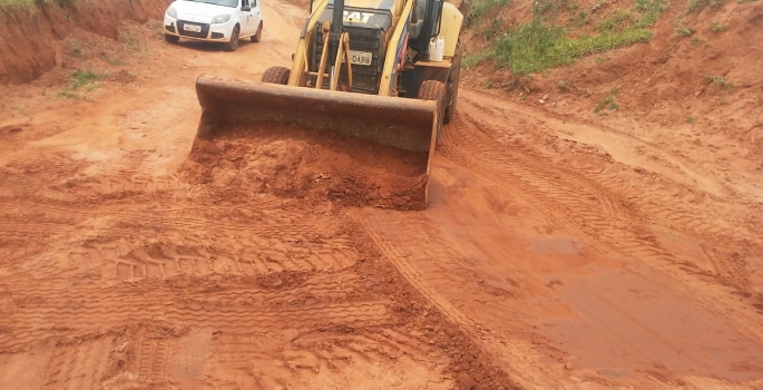 Prefeitura de Avaré promove intervenção em estrada rural