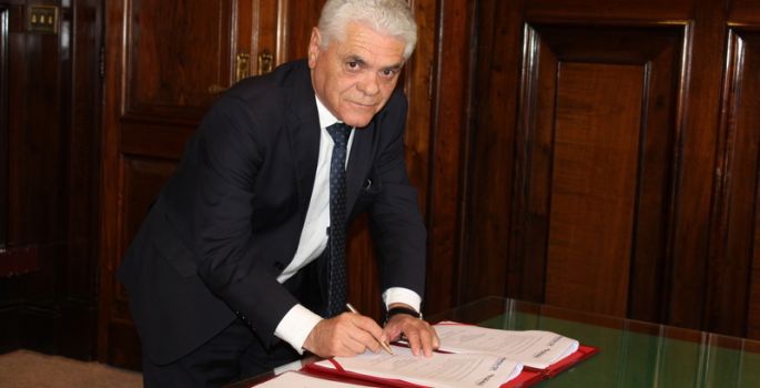 Avareense, secretário de estado recebe honraria