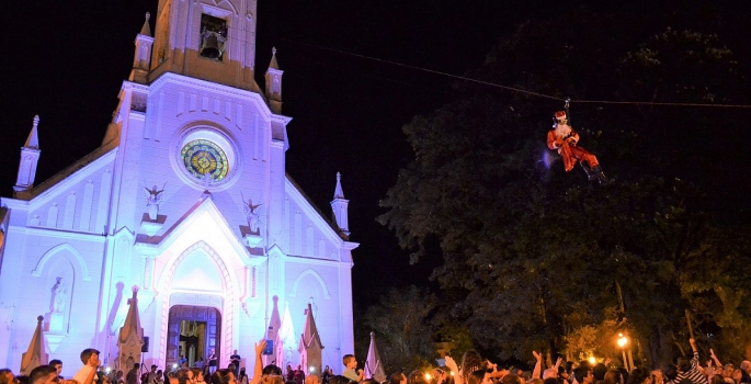 Programação natalina traz música, teatro e Papai Noel aventureiro