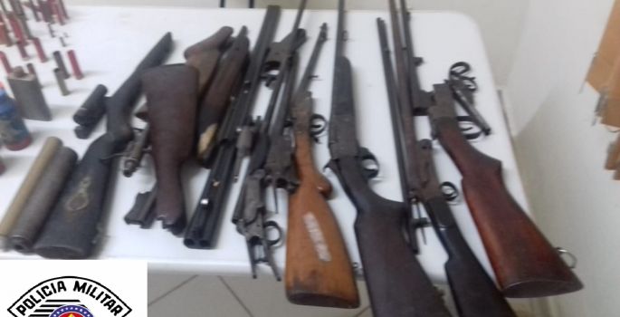 Avaré: Homem é detido com vasto número de armas em sua casa