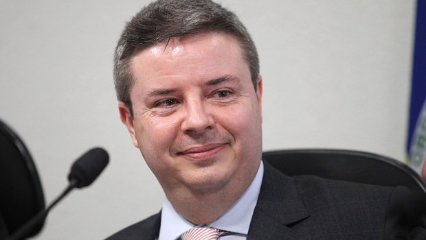 PT ARMA DOSSIÊ FALSO CONTRA ANASTASIA