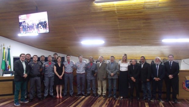 Câmara homenageia mais um bombeiro