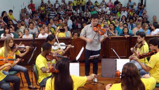 Câmara regulamenta uso do Plenário “Eruce Paulucci”