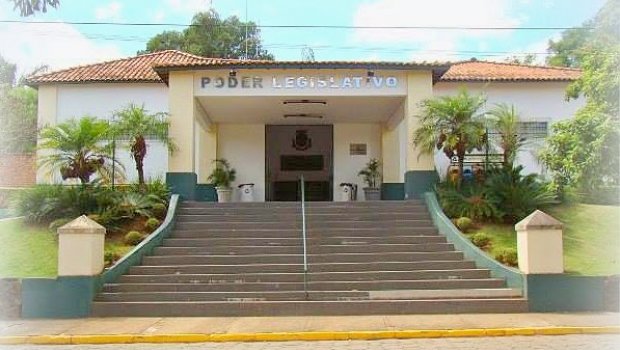 Bruna se defende e Denílson recua em polêmica sobre inauguração do prédio da Câmara 