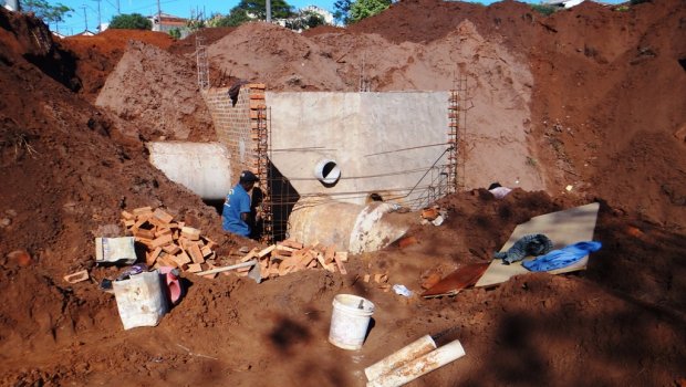 Prossegue a obra da erosão no Avaré I