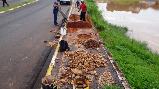 Serviços de manutenção são executados em bairros