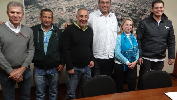 Poio se reúne com o Sindicato dos Funcionários