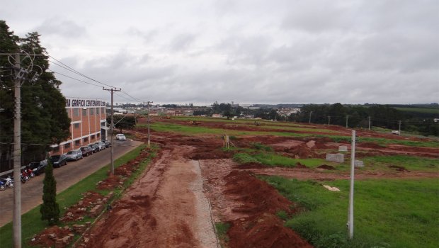 Obra de combate à erosão da Av. Gilberto Filgueiras avança 70% do previsto