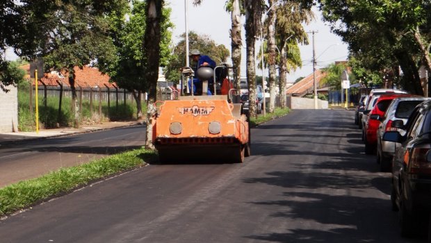 Pavimentação avança nas avenidas Gilberto Filgueiras e Misael Leal