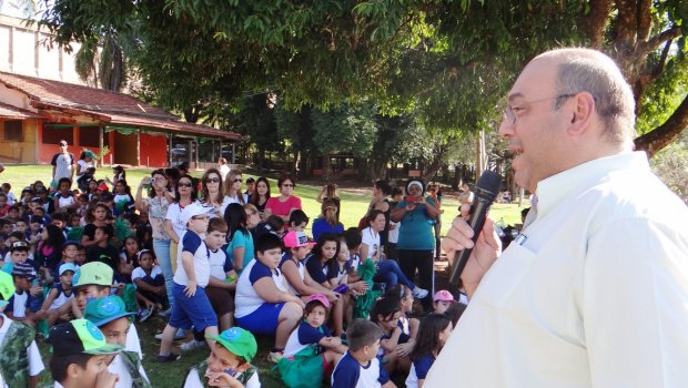 Passeata abre o Projeto Conscientizar para Preservar o Mundo