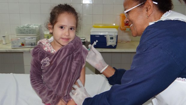 Crianças e gestantes devem tomar vacina contra a gripe