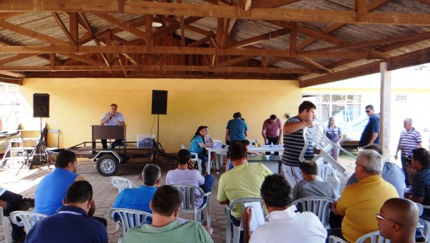 Leilão de veículos sucateados da Garagem Municipal supera expectativa