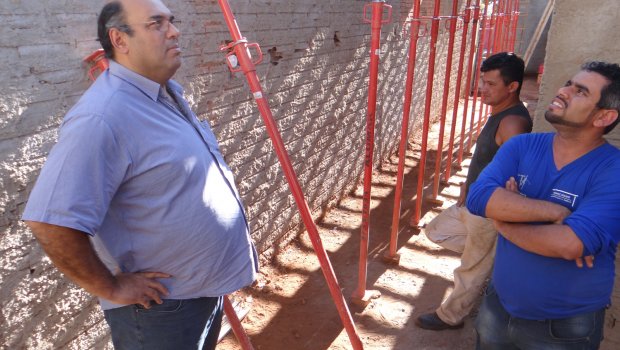Prefeito vistoria obra da UBS do Bairro Ipiranga