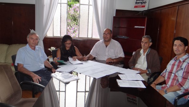 Prefeitura celebra parceria para solucionar erosão da Gilberto Filgueiras