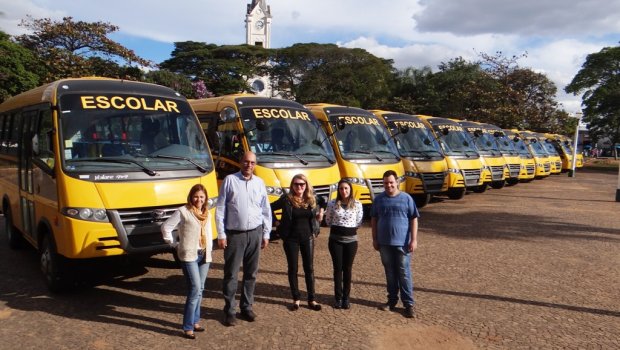 Prefeitura compra 15 novos ônibus para transportar 3.018 alunos