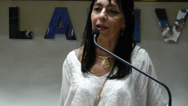 Professora Adalgisa pede esclarecimentos a Sabesp