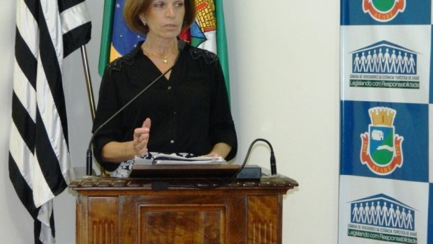 Rosângela Paulucci pede melhoria nos pontos de ônibus