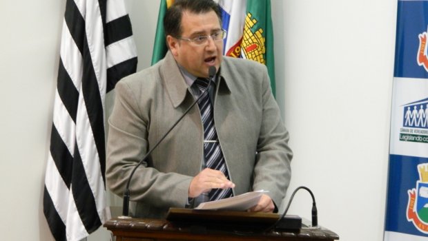 Roberto Araujo critica qualidade da merenda escolar