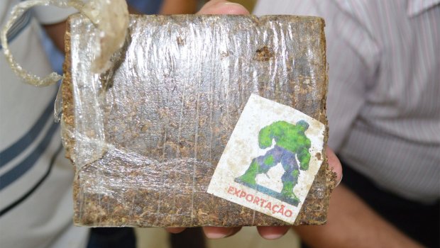 Foragido da Justiça e mulher são presos por tráfico em Avaré