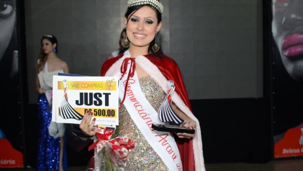 JOYCE FRITZ MÁXIMO É ELEITA MISS COMERCIÁRIA DE AVARÉ