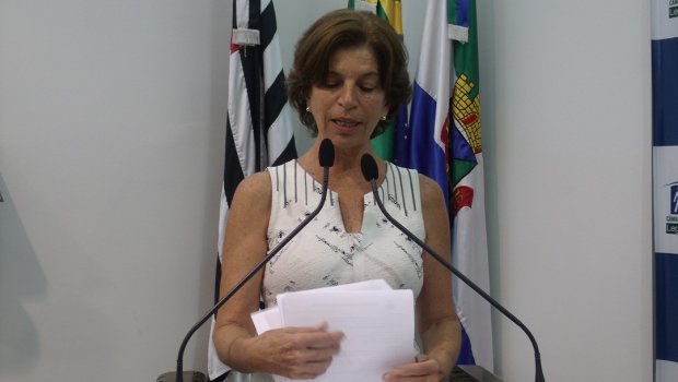 Informatização da carteira de vacina e lista eletrônica de remédios são pedidos de vereadora