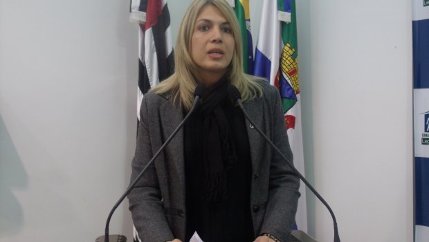 Vi Cortez oficializa nome parlamentar na Câmara