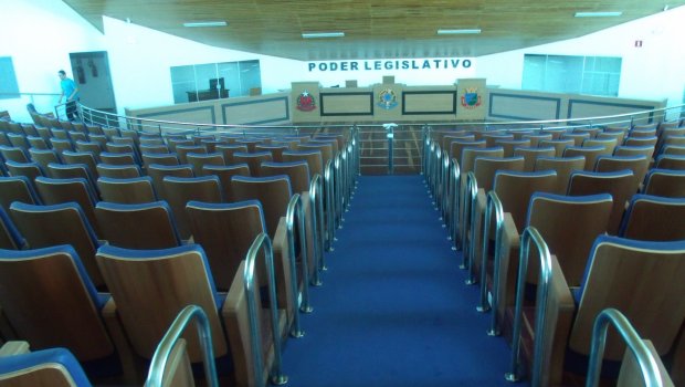 Começa mudança para novo prédio do Legislativo de Avaré