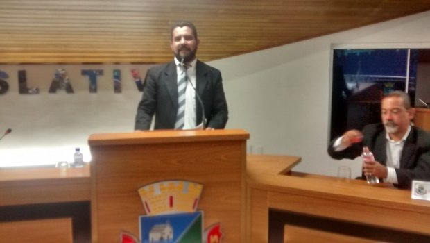 Suplente assume vaga e cobra situação de CP contra Tucão