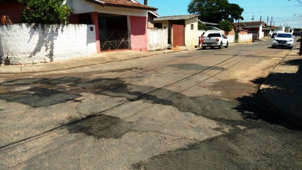 Operação Tapa Buracos recupera ruas do Bonsucesso e Plimec