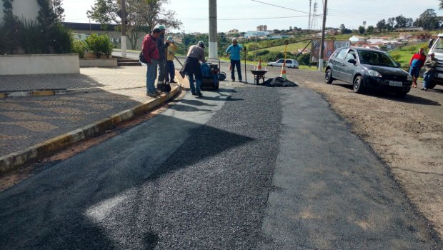 Prefeitura recupera estragos causados pelas chuvas
