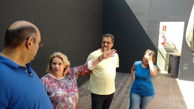 Prefeito vistoria parte do prédio da FREA afetada pelas chuvas 