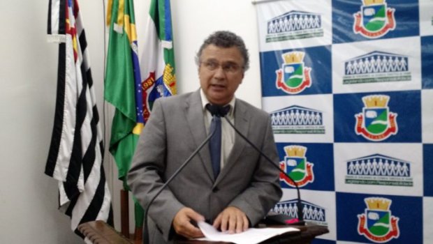 Denílson pede instalação de ponto de ônibus na Rodovia Salim Curiati