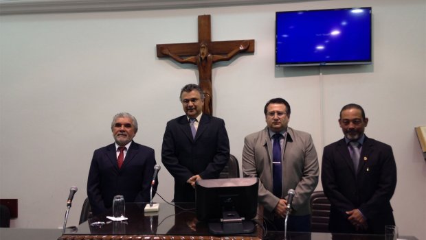 Em eleição surpreendente, Denílson vence e leva a cadeira de presidente