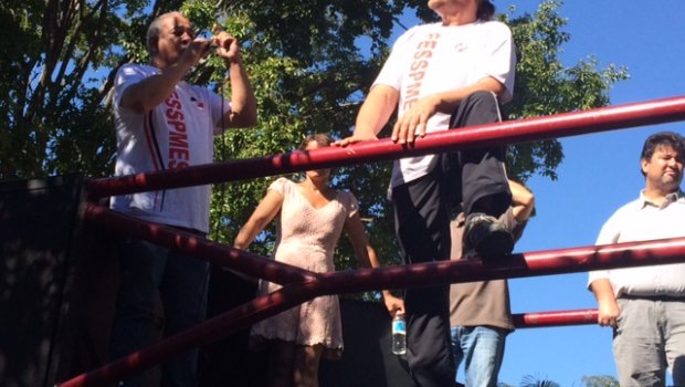 SINDICATO FAZ MANIFESTAÇÃO DEFRONTE AO PAÇO MUNICIPAL DE AVARÉ