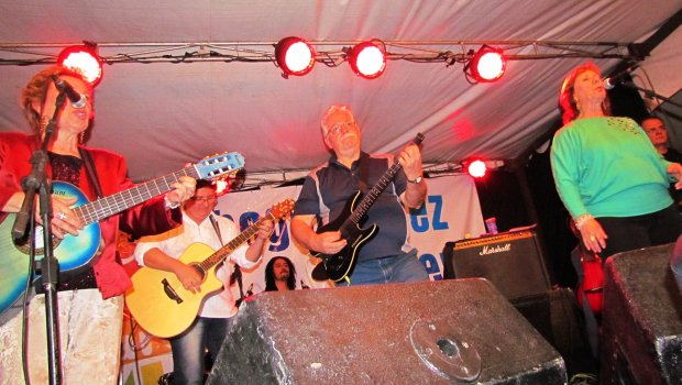 Dupla “As Galvão” encanta a Festa das Mães no Jardim Brasil