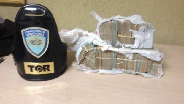 Polícia Militar Rodoviária prende homem com mais de R$ 100.000,00 de origem criminosa