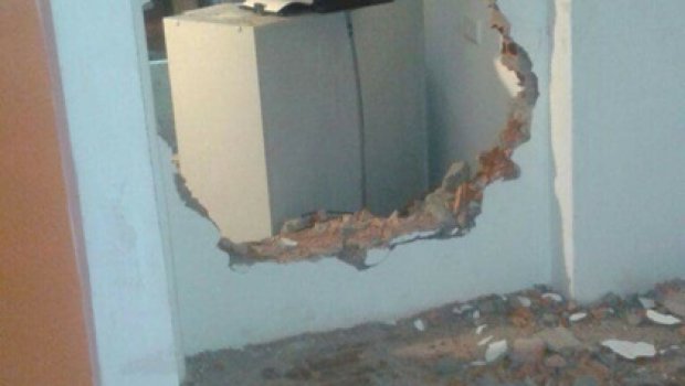 Lotérica é arrombada no centro de Avaré (Veja as fotos)