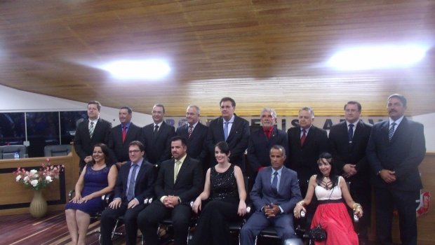 Câmara dá posse a prefeito e vice eleitos em Avaré/SP