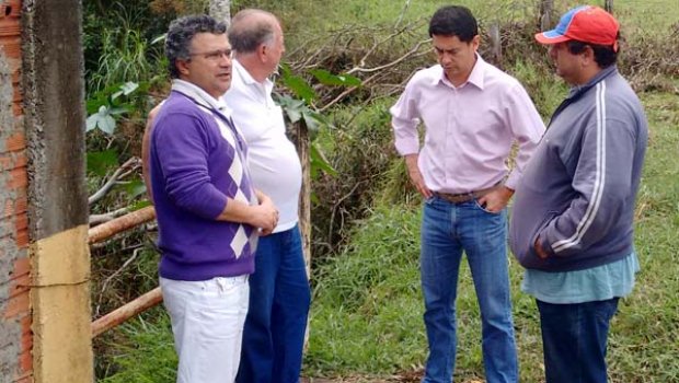 EM FISCALIZAÇÃO, ZIROLDO ENCONTRA DESMATAMENTO ILEGAL EM CÓRREGO