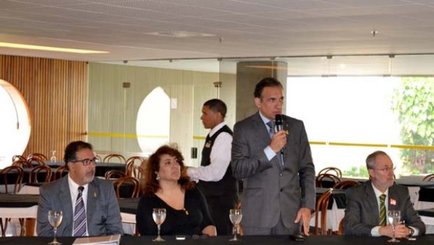 Detrans discutem qualidade da formação de motoristas