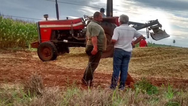 Barreto visita assentamento Santa Adelaide