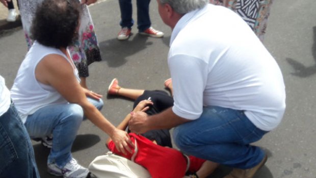 Motoqueiro imprudente quase tira vida de menina em Avaré