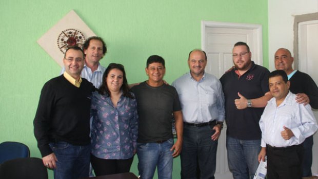 Ricardo Madalena visita jornal A Voz do Vale