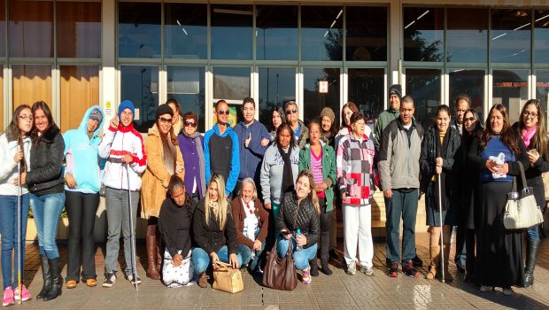 Deficientes visuais visitam o Memorial da Inclusão
