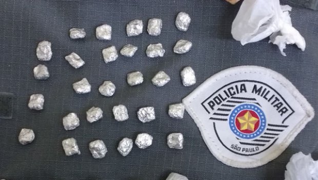 PM DE AVARÉ PRENDE PROCURADOS E 1 TRAFICANTE