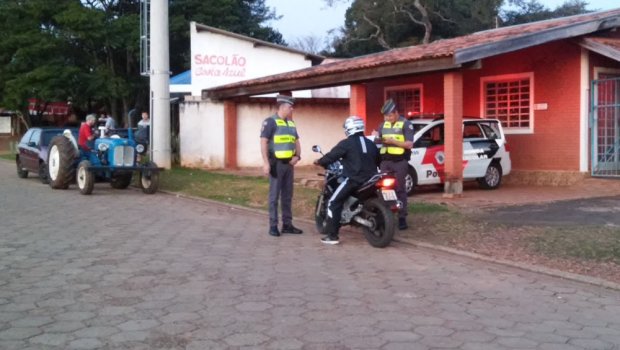 PM REALIZA FISCALIZAÇÃO NO COSTA AZUL - REPRESA