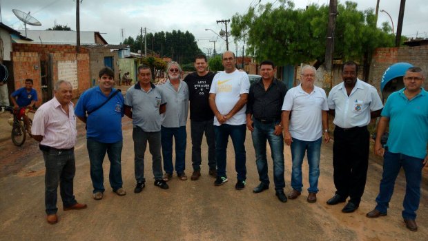 Laid´s Baiano acompanha prefeito em visita a Vila Esperança